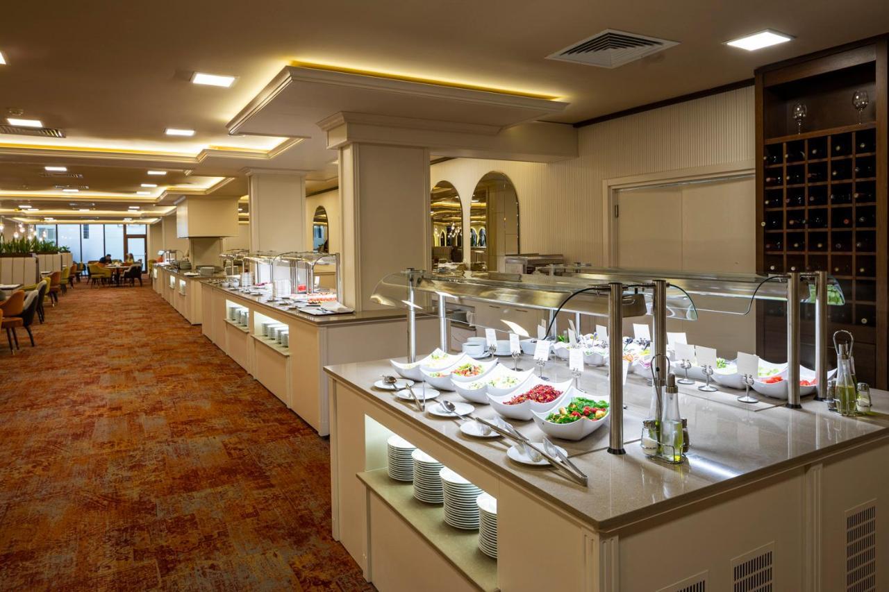 Admiral Hotel Golden Sands Exterior photo A buffet at a hotel