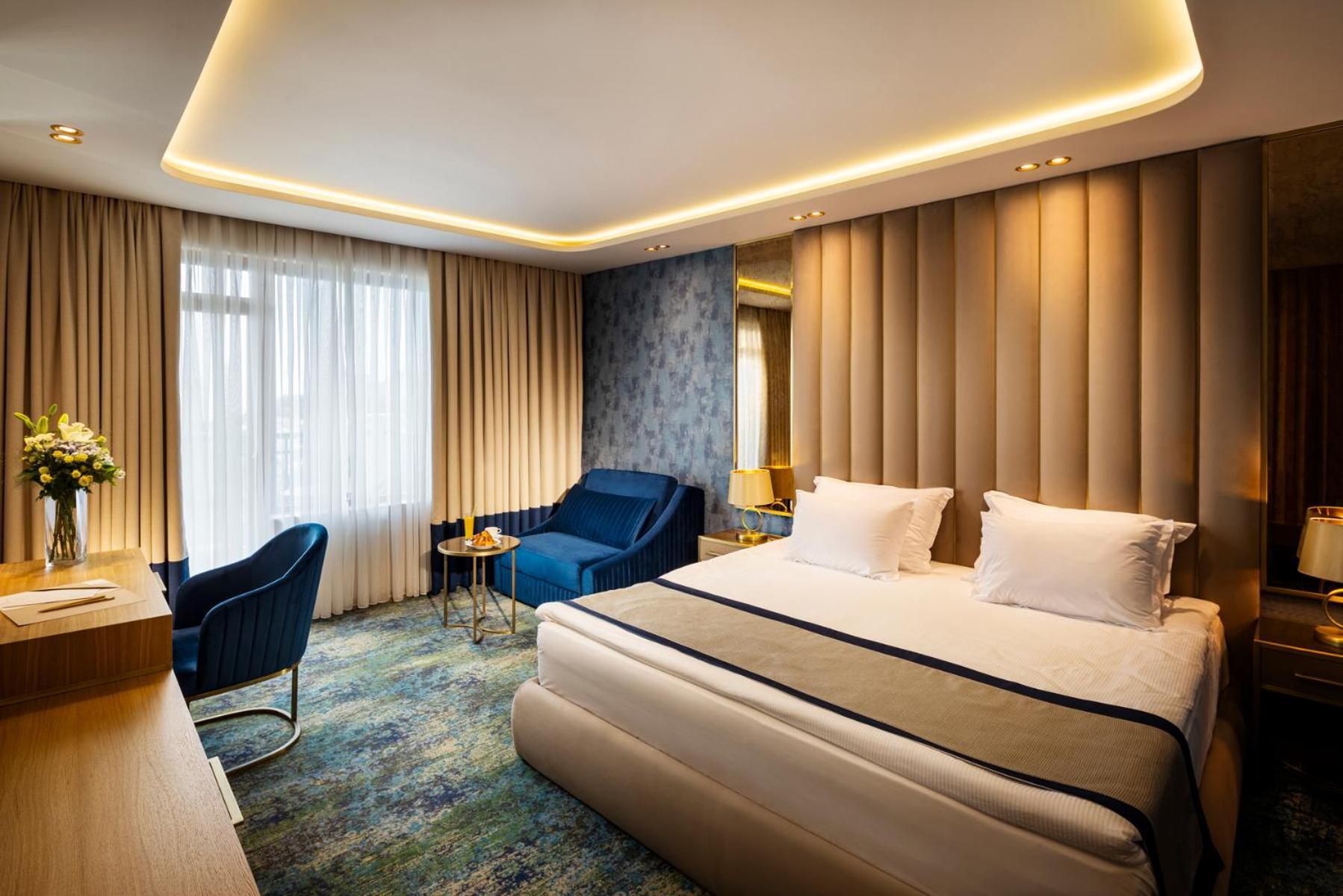 Admiral Hotel Golden Sands Exterior photo Deluxe room